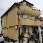 Krisia Апартаменты