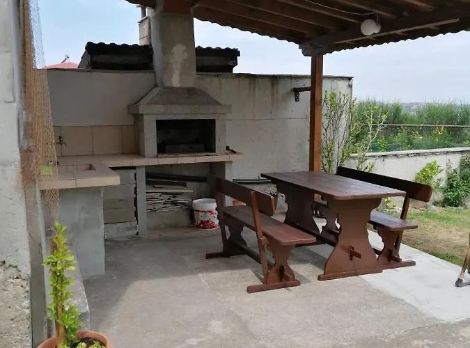 شقة Krisia سوزوبول