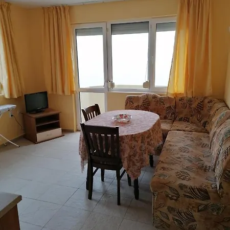 Krisia Apartment *